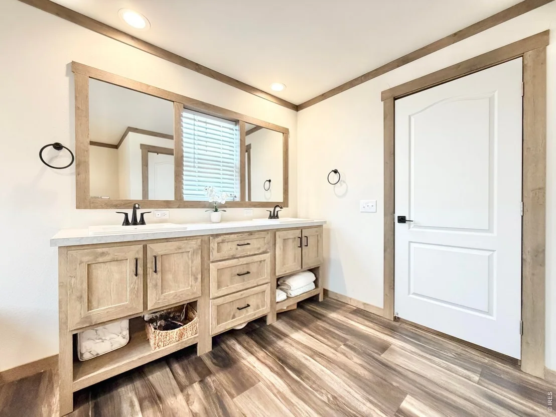 Photo of 42562 County Road 49