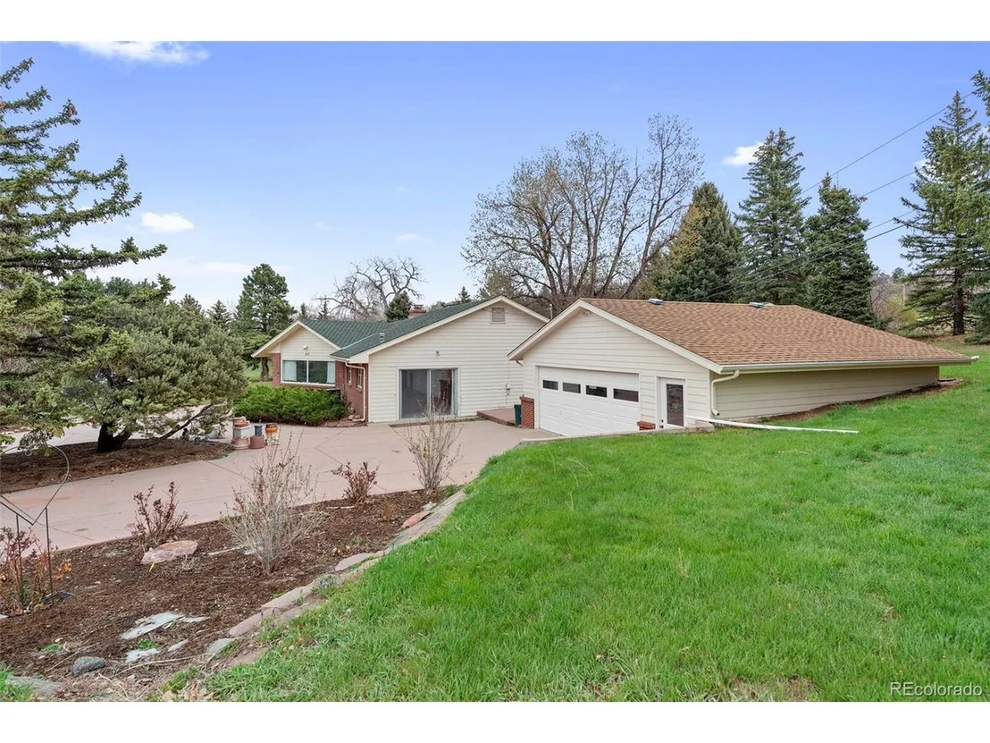 Photo of 460 Paragon Dr