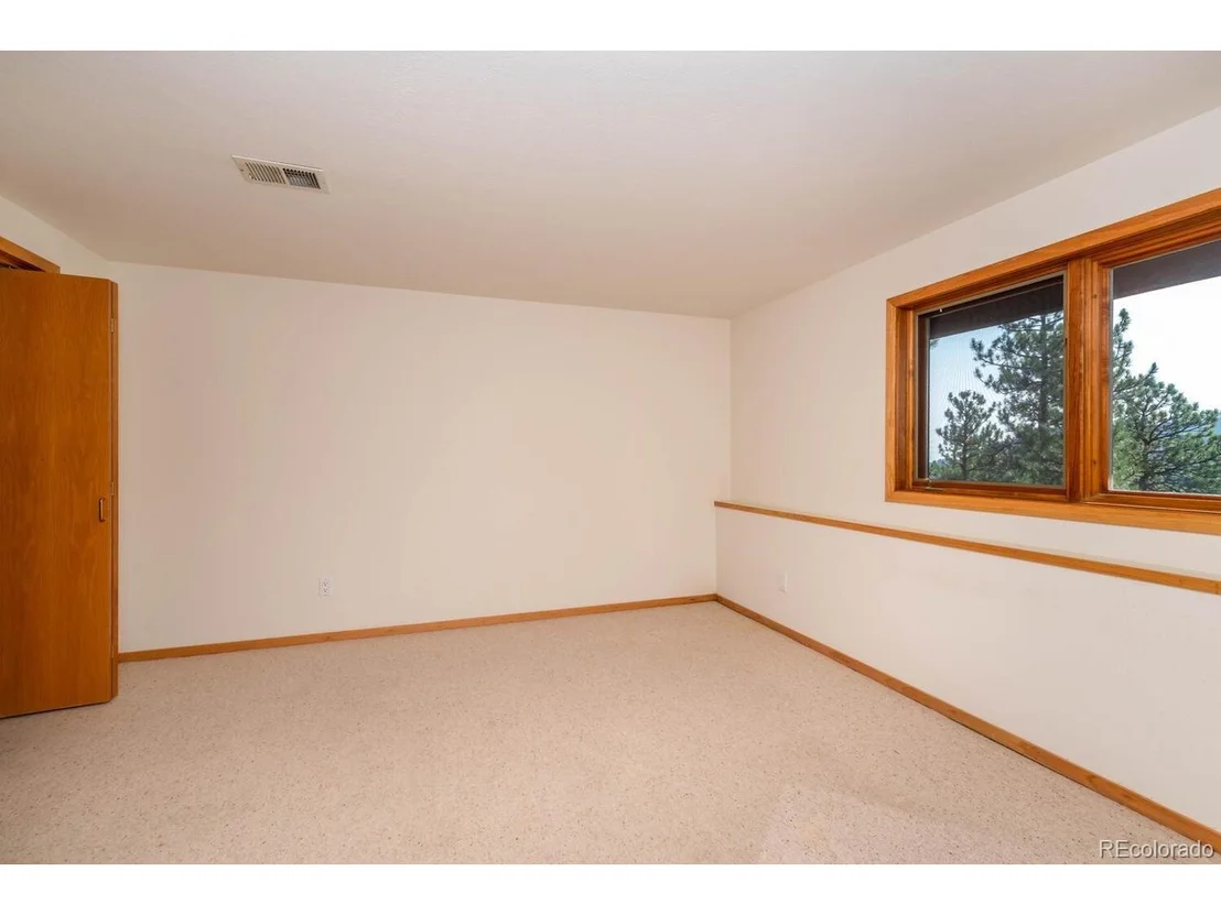 Photo of 2695 Linden Dr