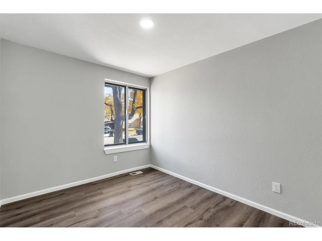 Photo of 6735 Jay St