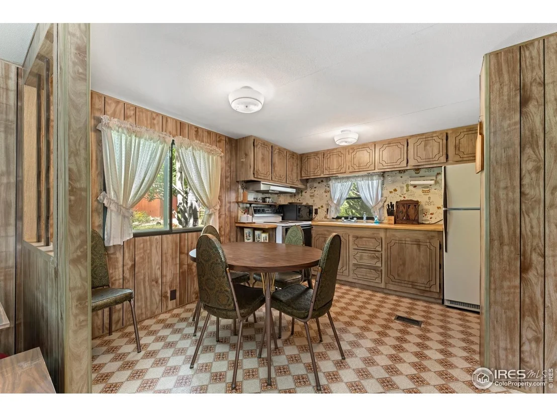 Photo of 277 Riverside Dr