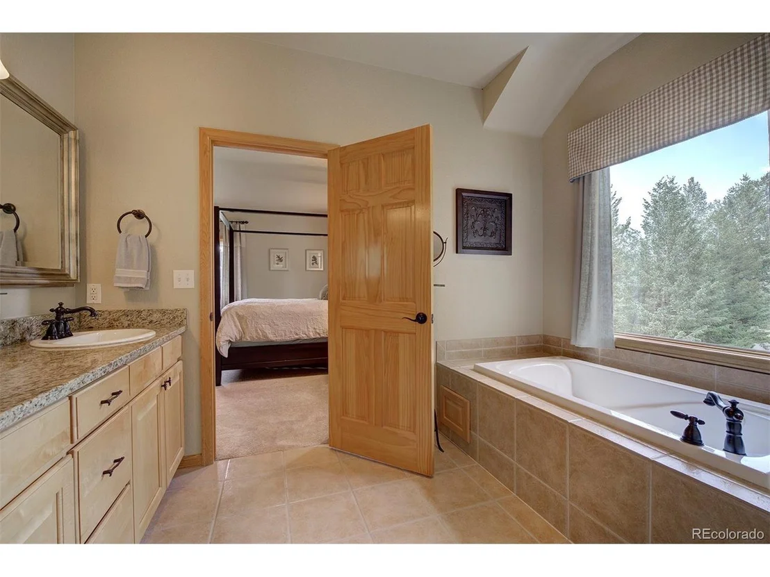 Photo of 990 Elk Valley Dr