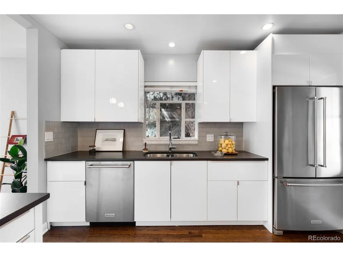 Photo of 2383 Jasmine St