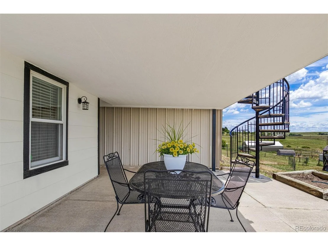Photo of 940 Pinewicket Way