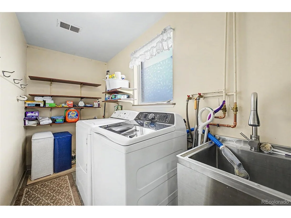 Photo of 562 Melody Dr