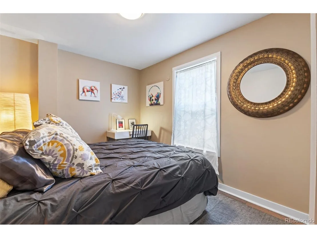 Photo of 4875 Lowell Blvd