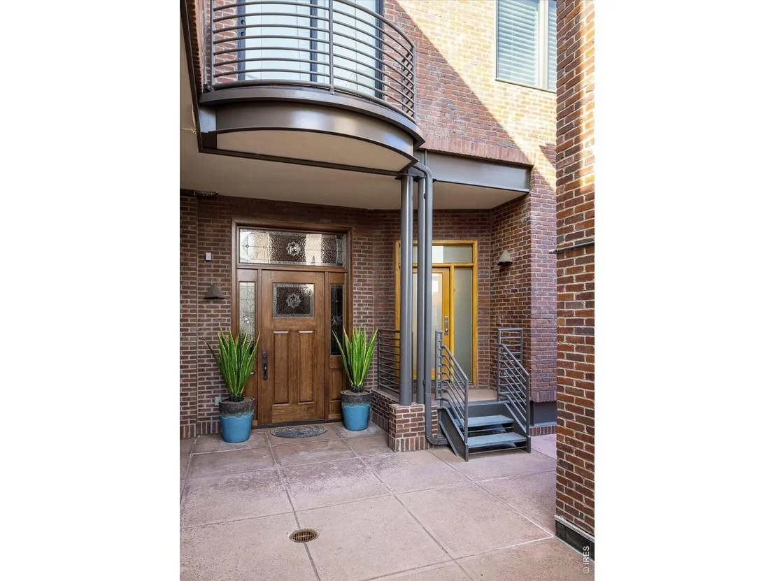 Photo of Unit B at 820 Pearl St