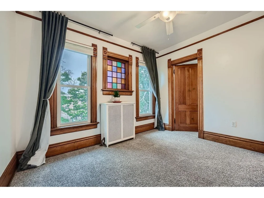 Photo of 5127 Lowell Blvd