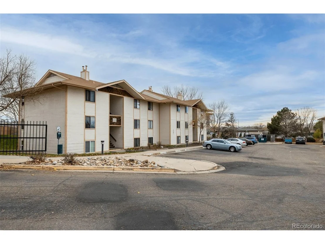 Photo of Unit 1007 at 2201 Sable Blvd