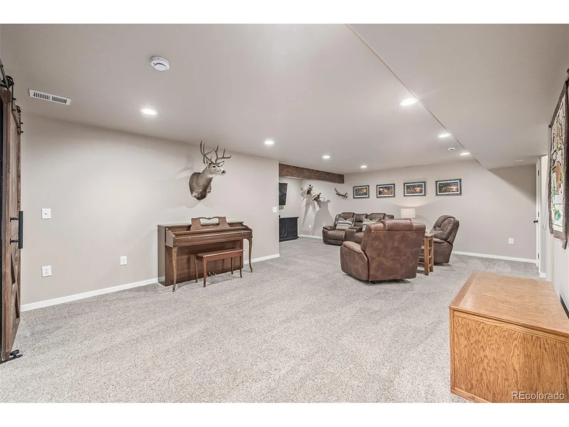 Photo of 215 Dee Rd