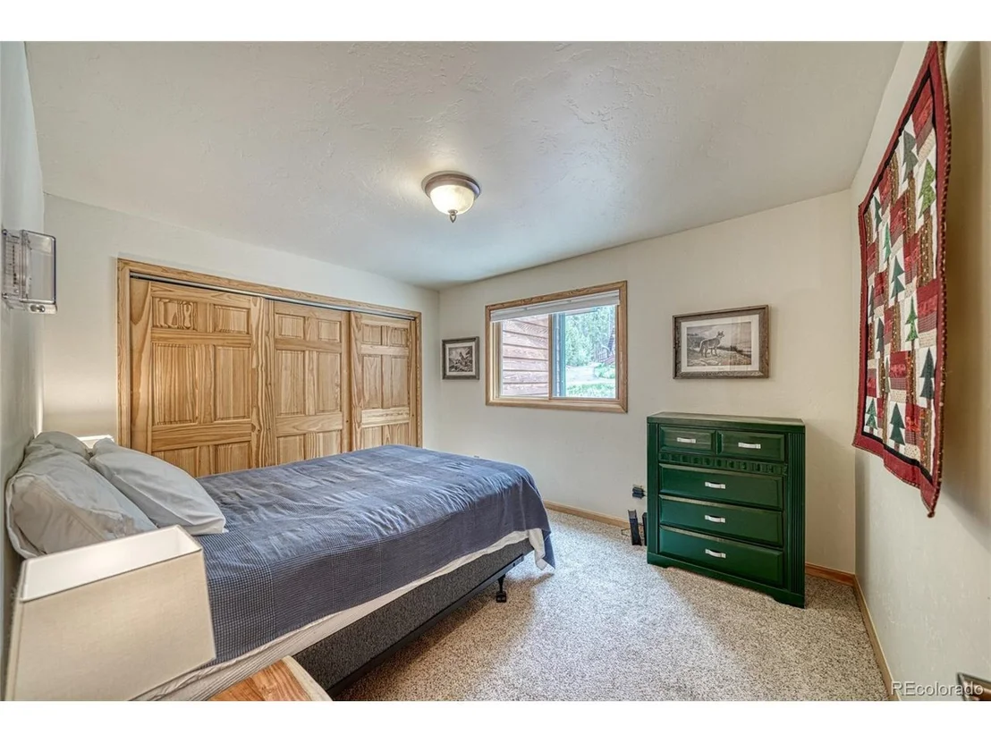 Photo of 988 Ruby Ln