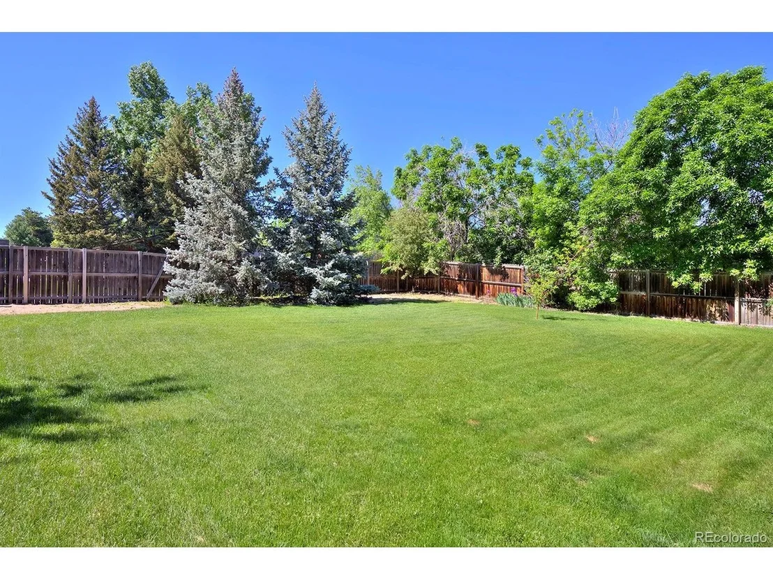 Photo of 372 Oak Ln