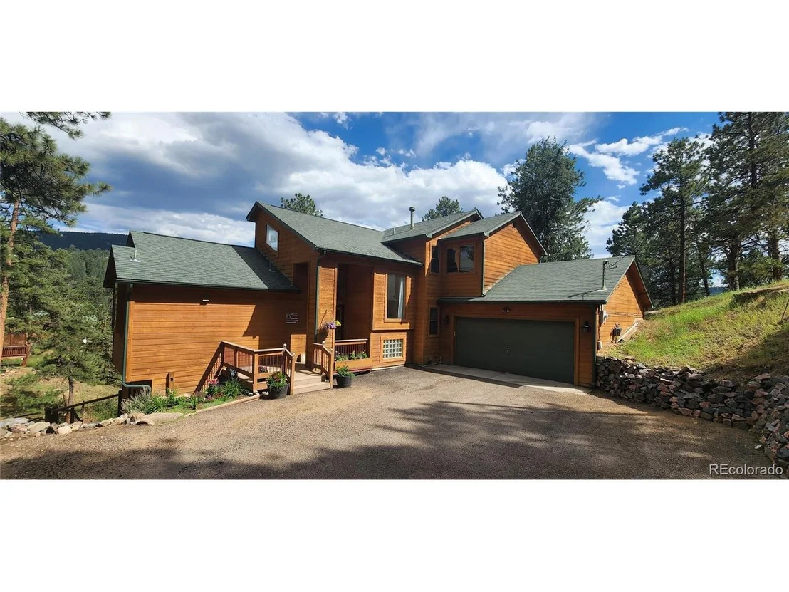 Photo of 28384 Kinnikinnick Rd