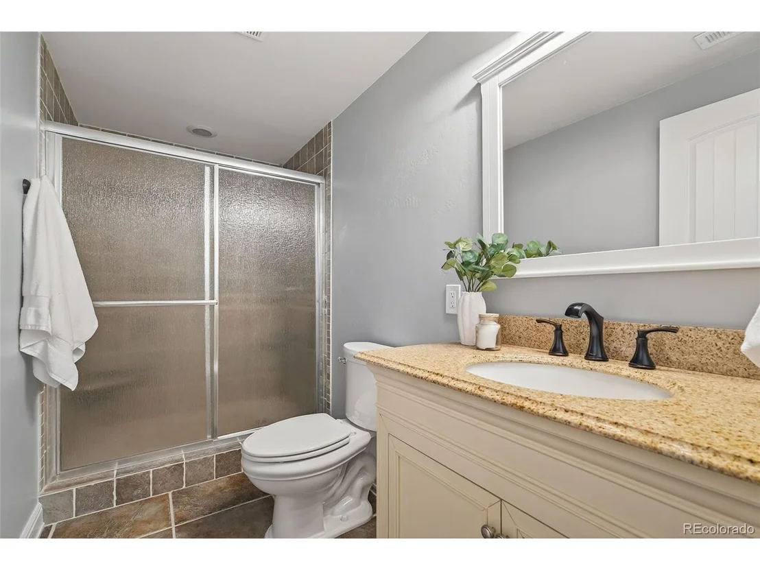 Photo of 6114 Devinney Ct