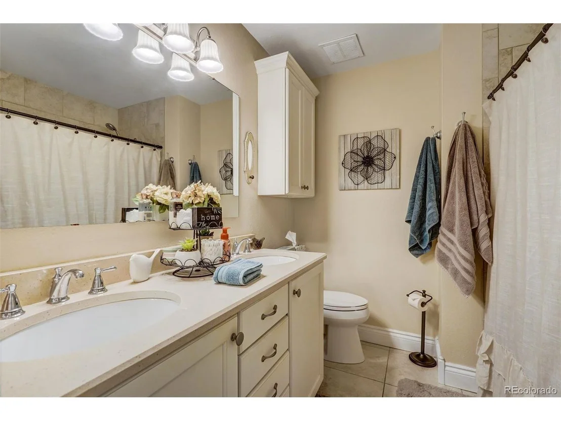 Photo of 7 Belaire Dr