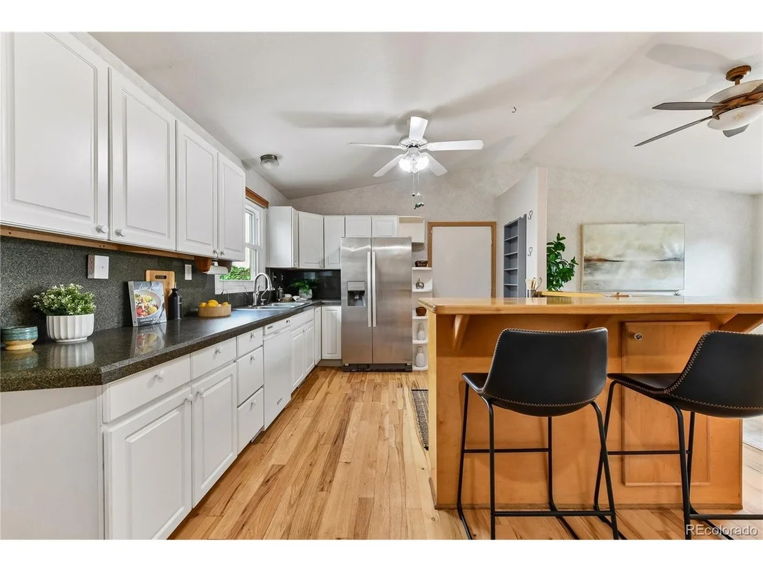 Photo of 100 Flora Ct