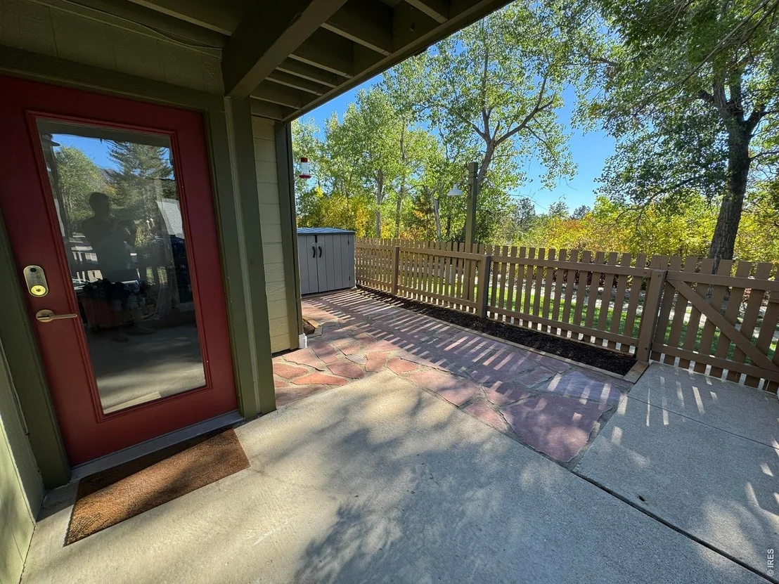 Photo of 3237 Redstone Rd