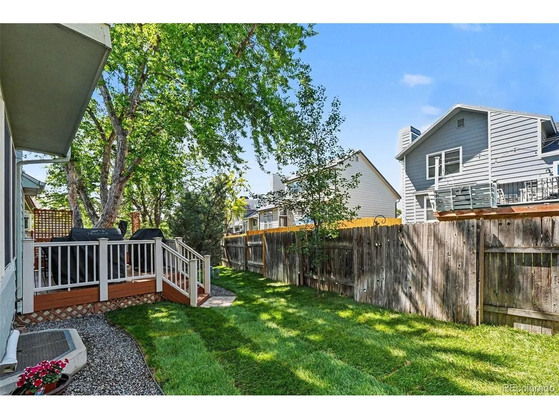 Photo of 9875 Iris St