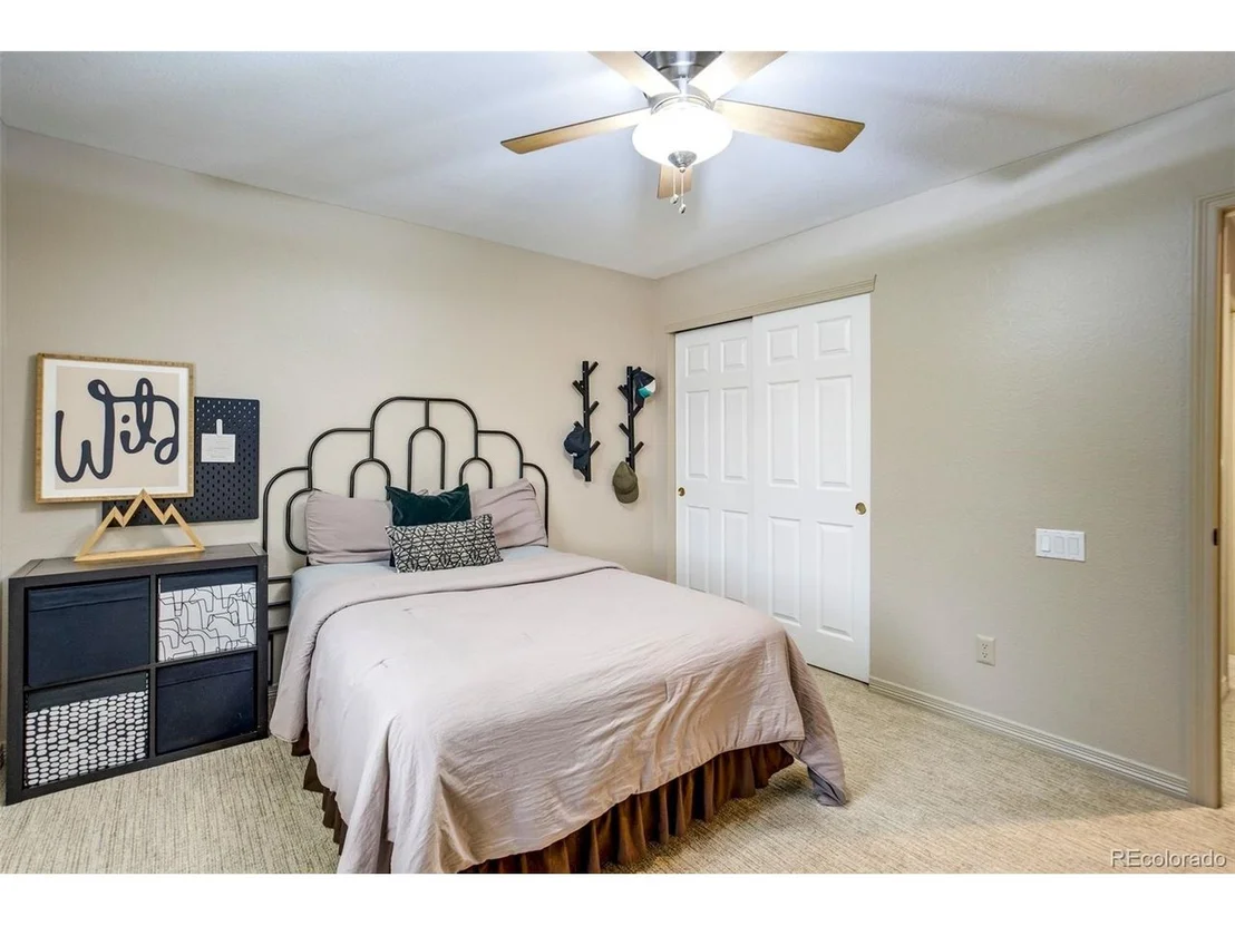 Photo of 327 Ingleton Ct