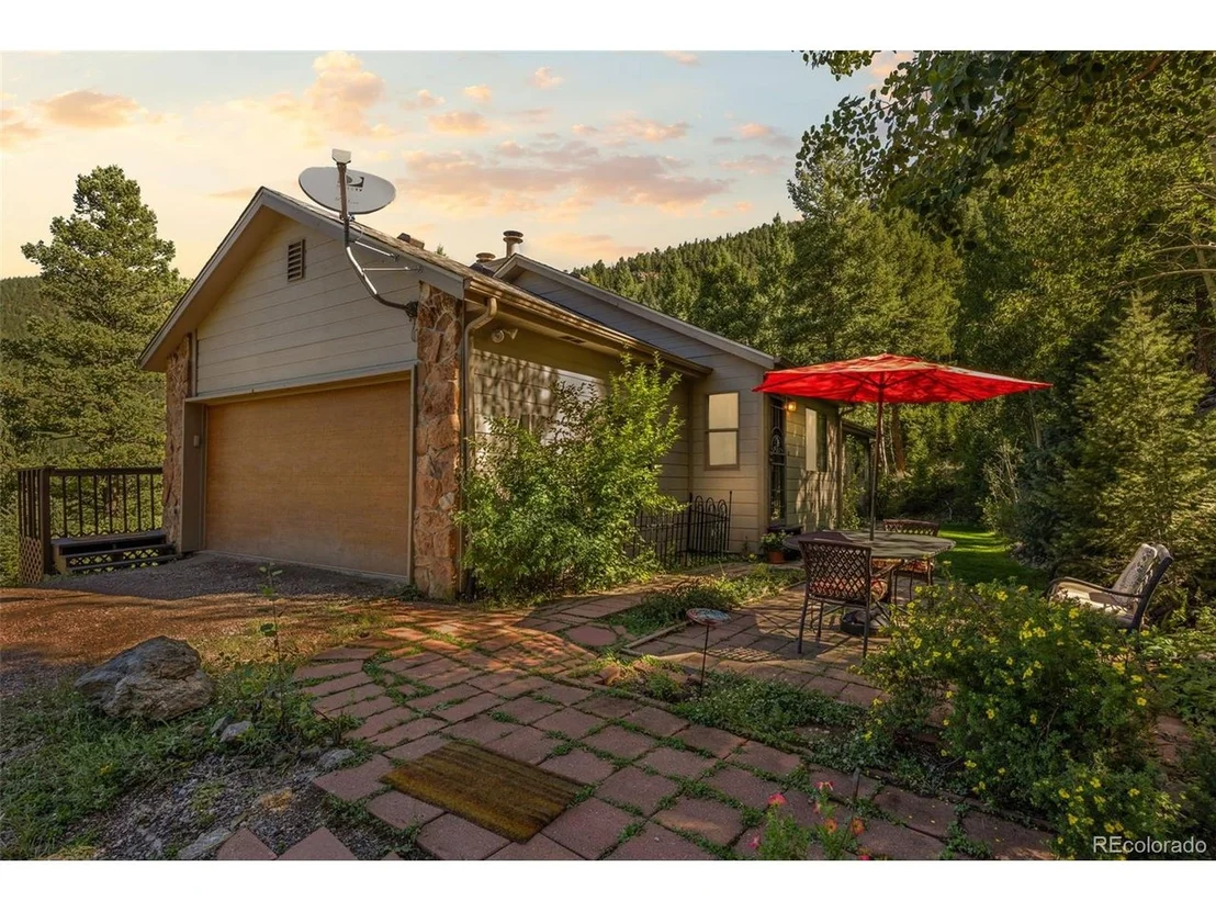 Photo of 145 Jackpine Ln