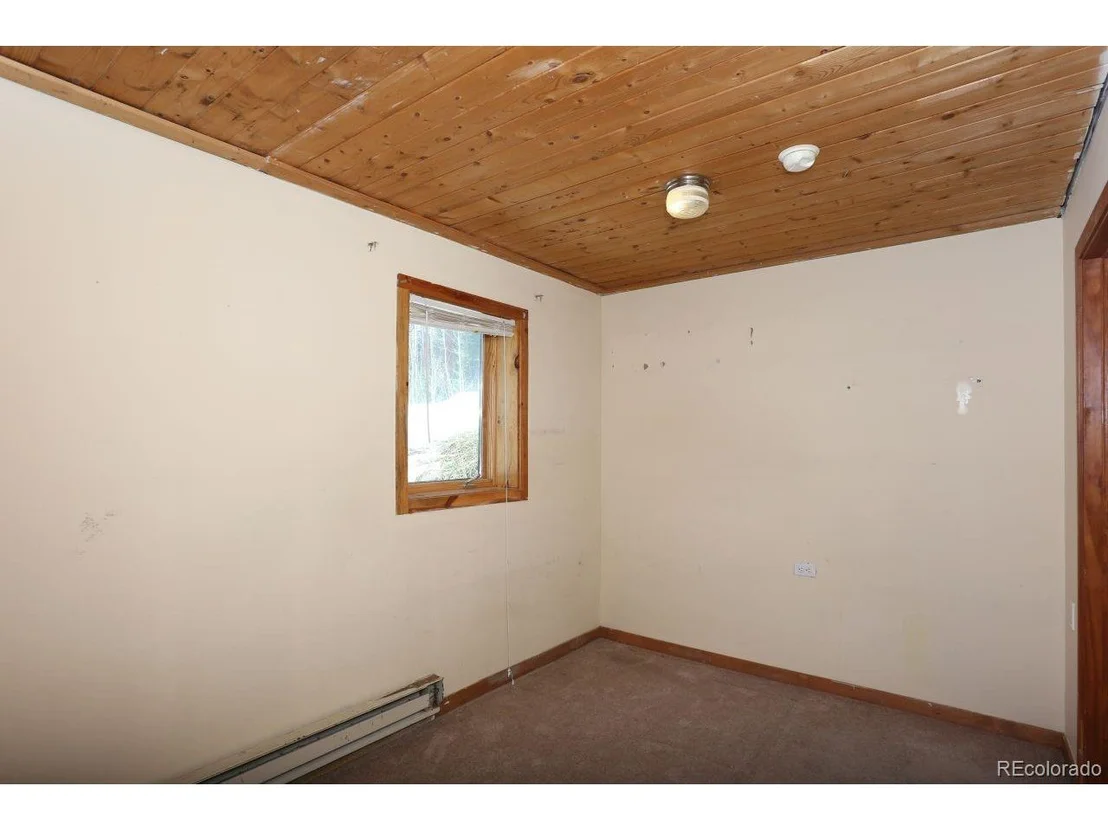 Photo of 390 Crown Dr