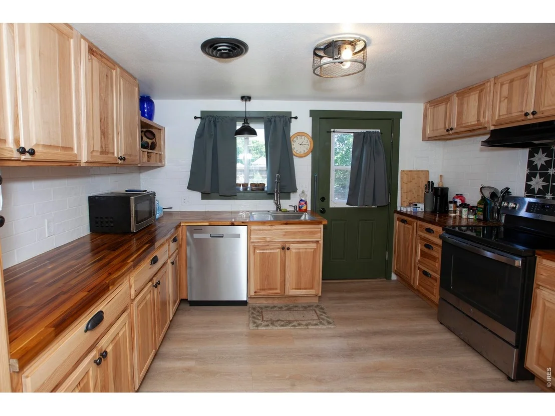 Photo of 324 N 3rd Ave