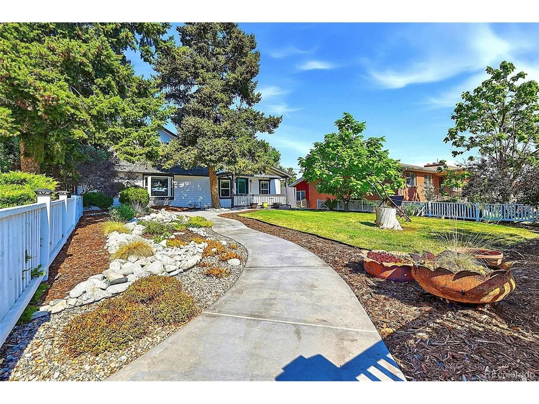 Photo of 5427 Tejon St