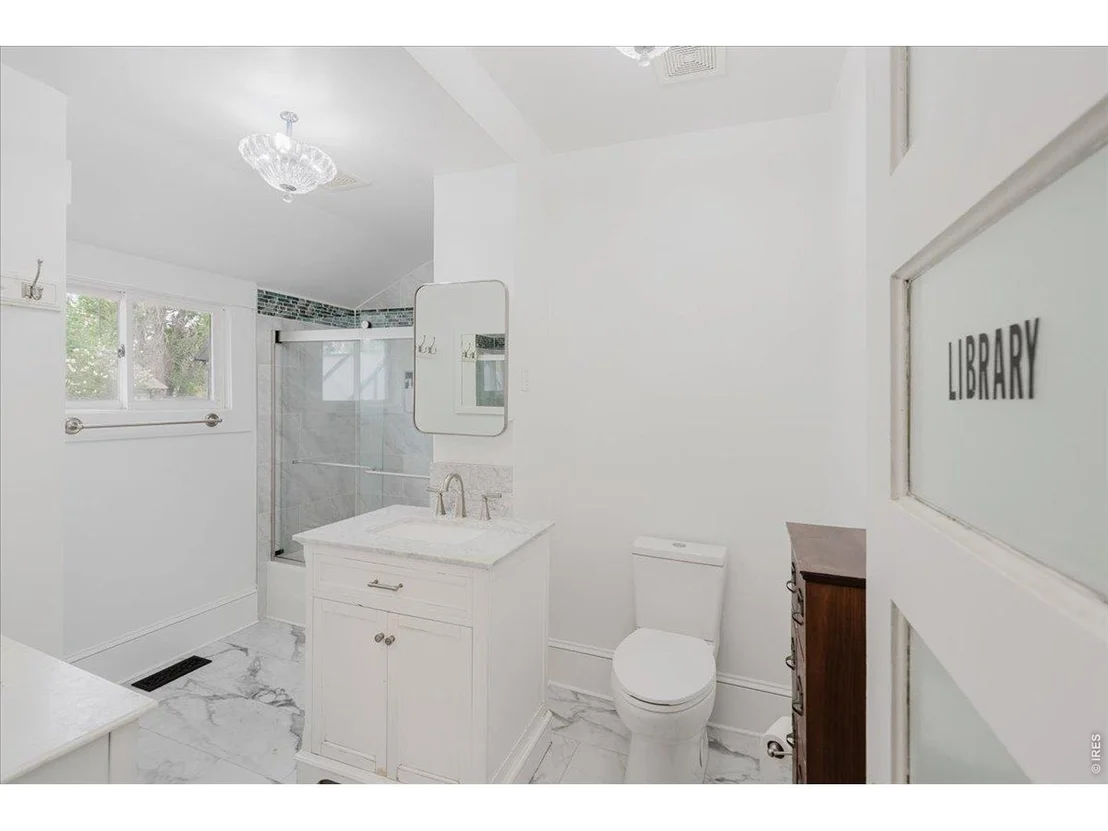 Photo of 443 Baker St