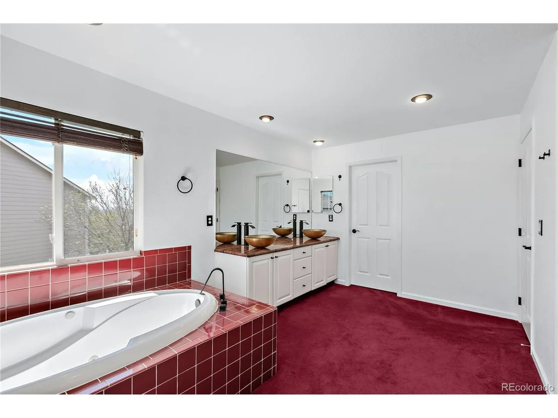 Photo of 21060 Saddleback Cir