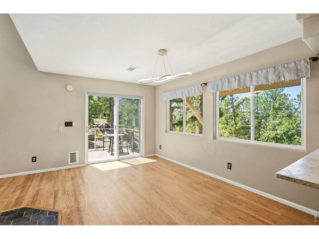 Photo of 212 Elk Pl
