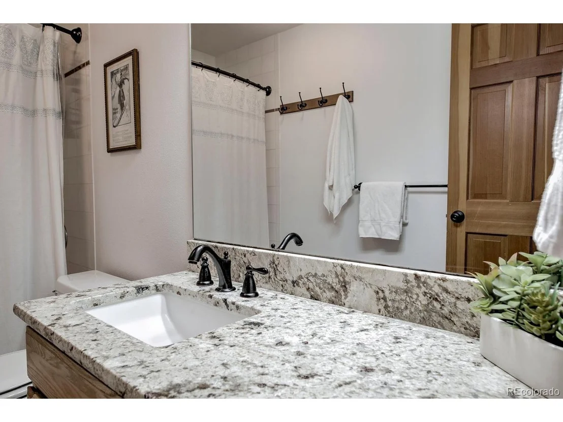 Photo of 102 Thimbleberry Way