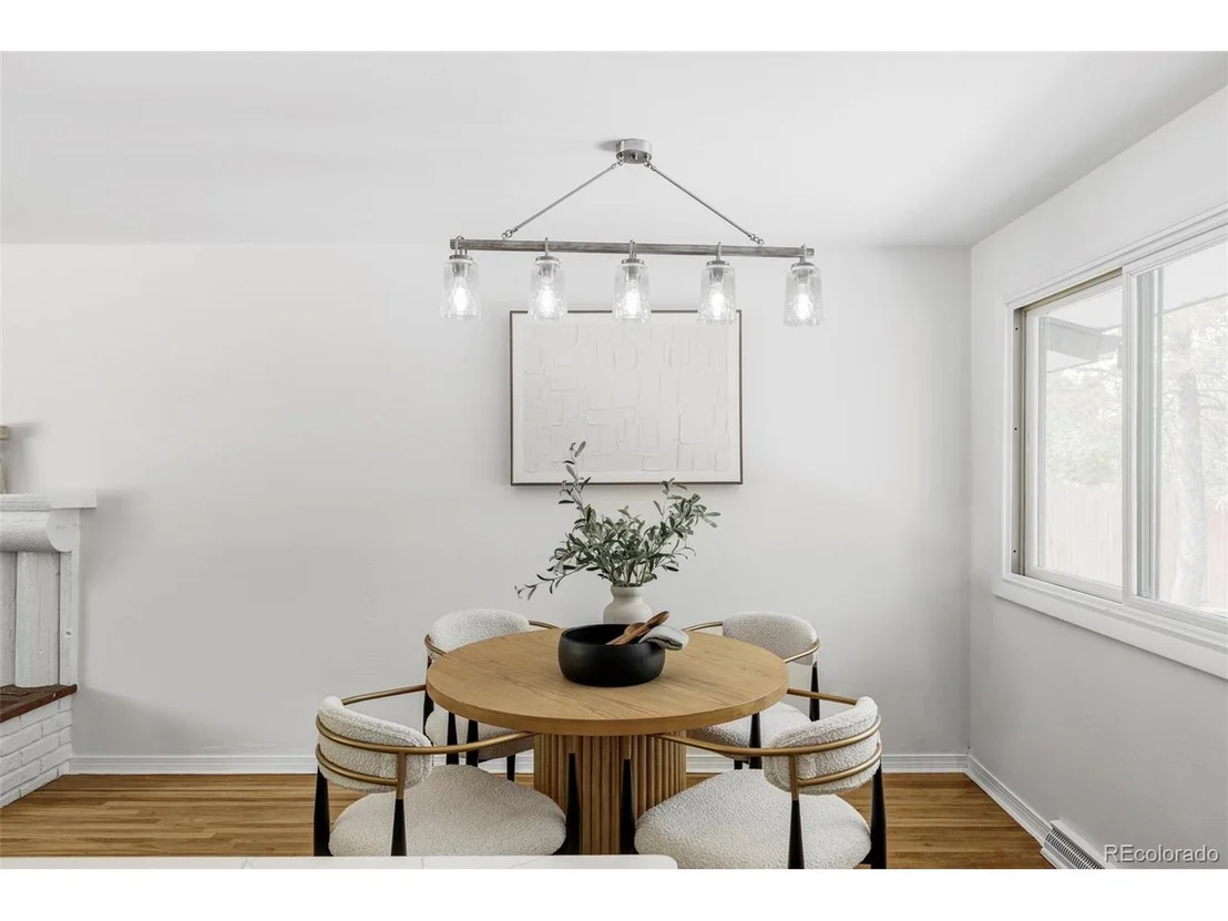 Photo of 6563 Iris St