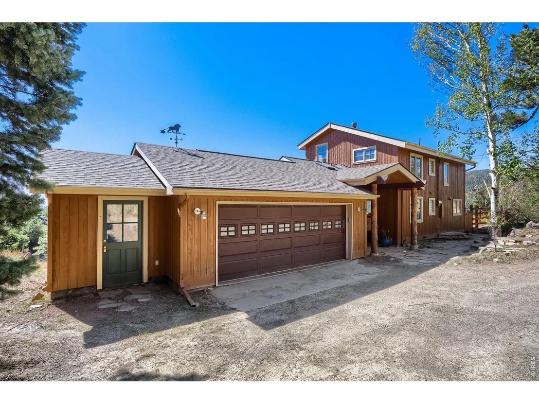 Photo of 266 Peakview Rd