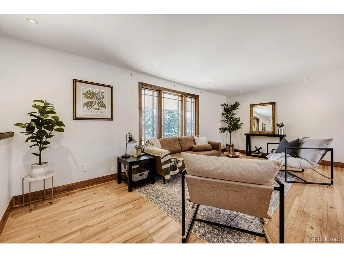 Photo of 15 Pawnee Dr