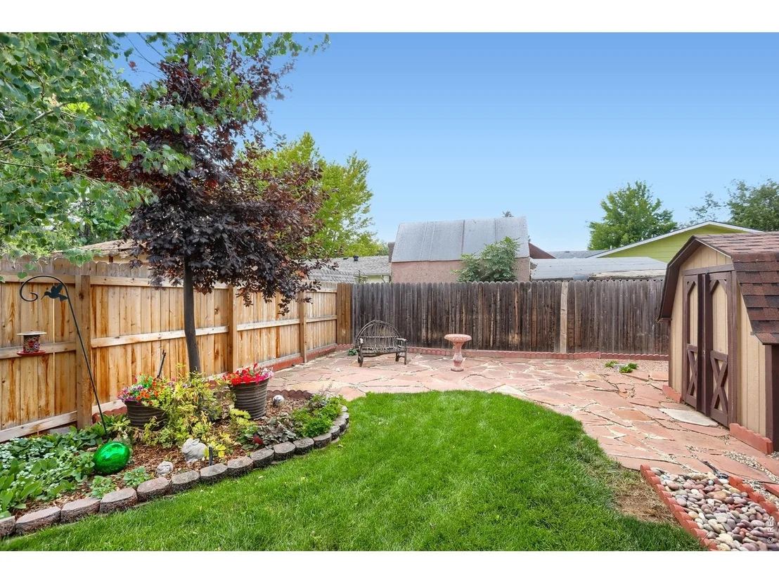 Photo of 409 E Saint Clair Ave