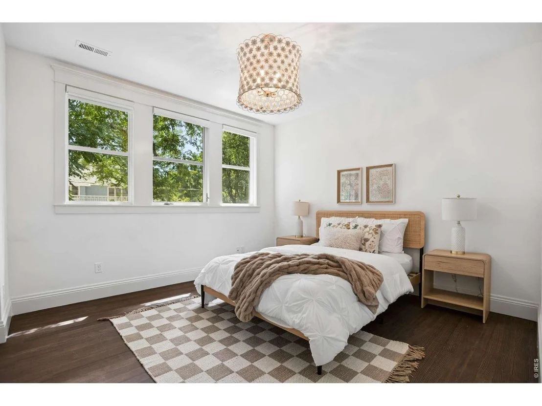 Photo of 512 Marine St