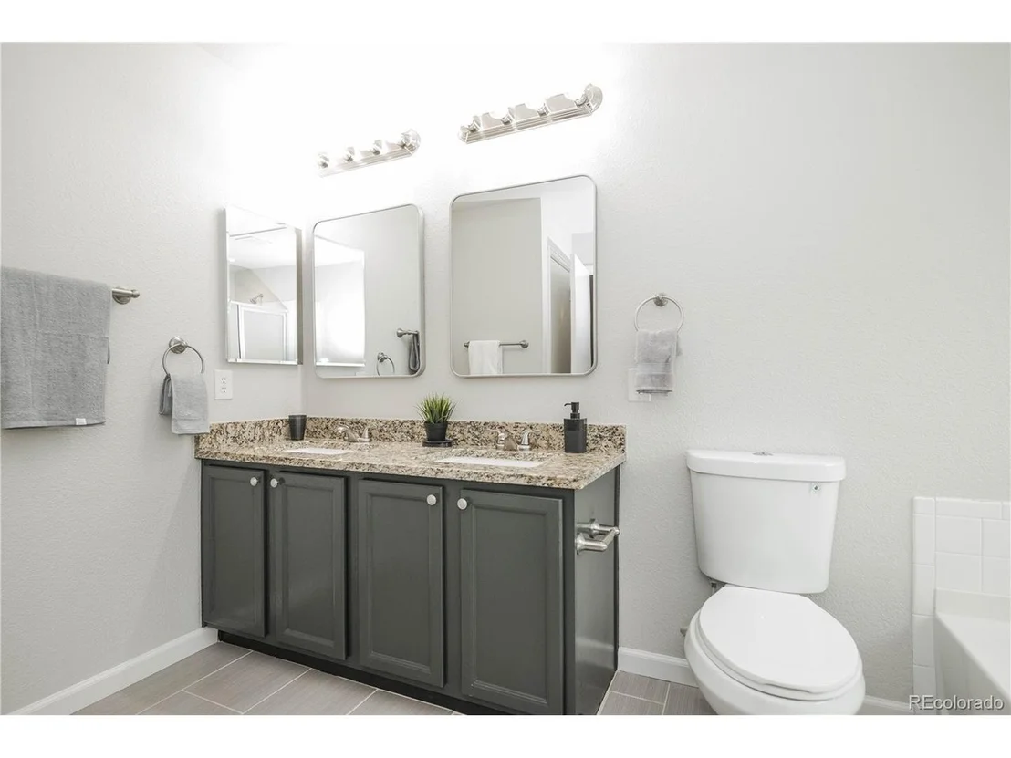 Photo of 5887 Raleigh Cir