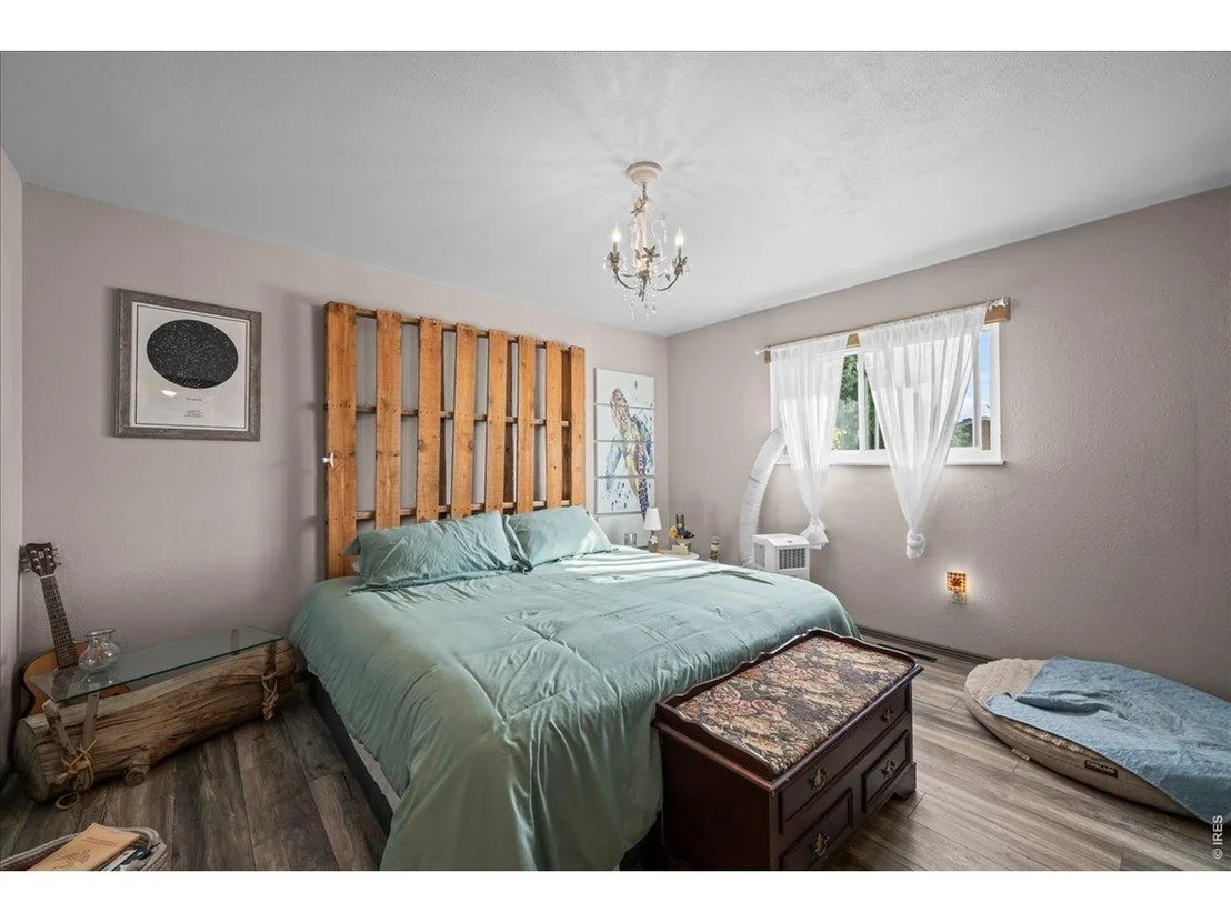 Photo of 1100 Atlas Cir S