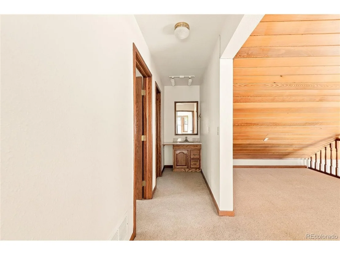 Photo of 211 Cedar Way