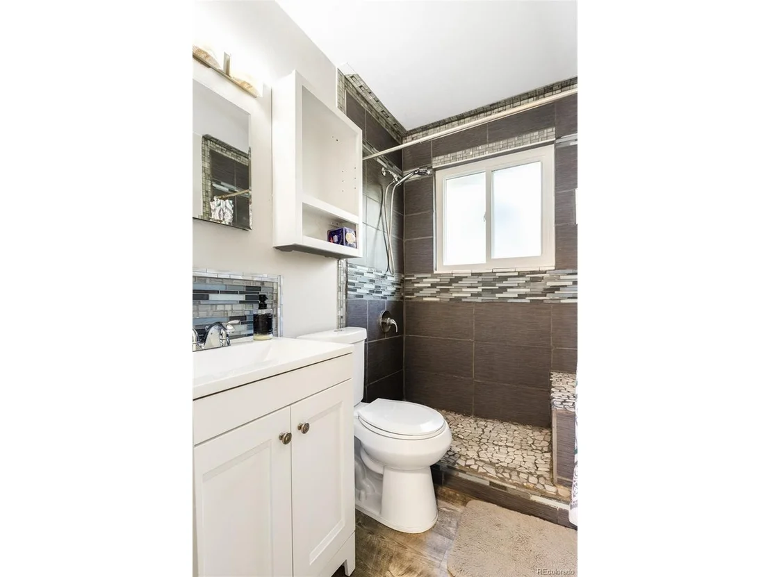 Photo of 8441 Edison Dr