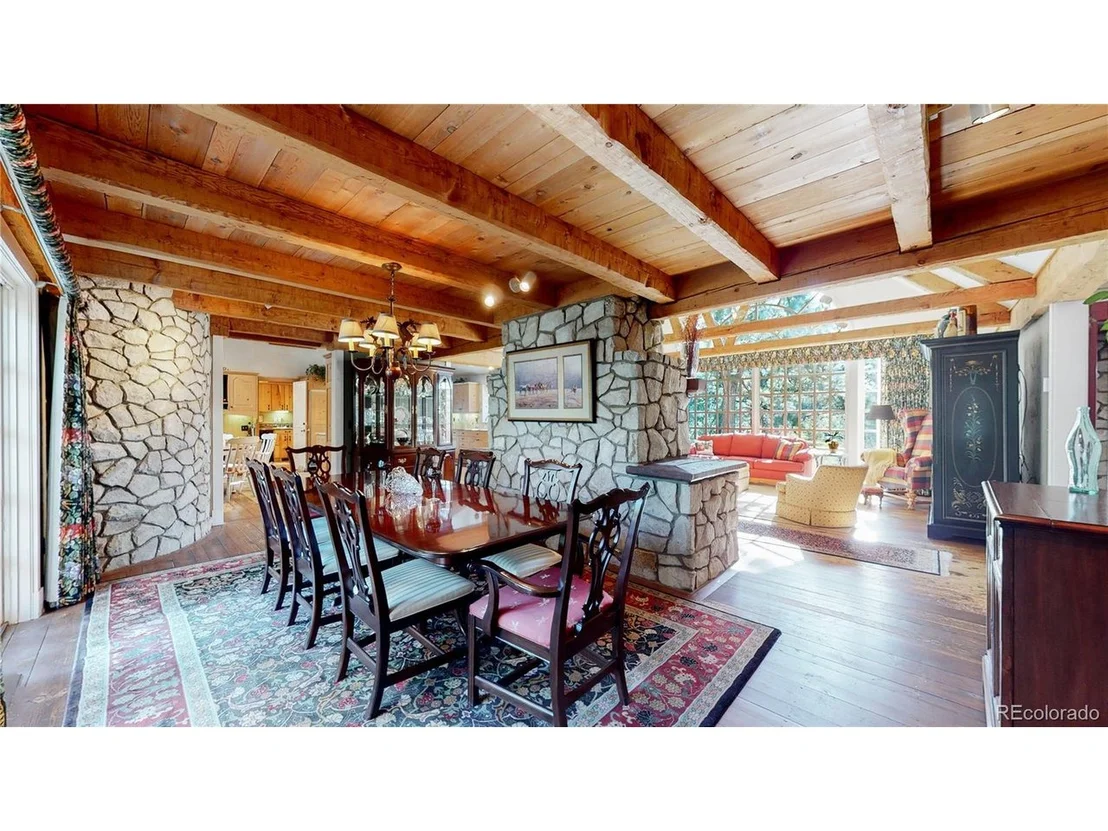 Photo of 424 Red Deer Rd