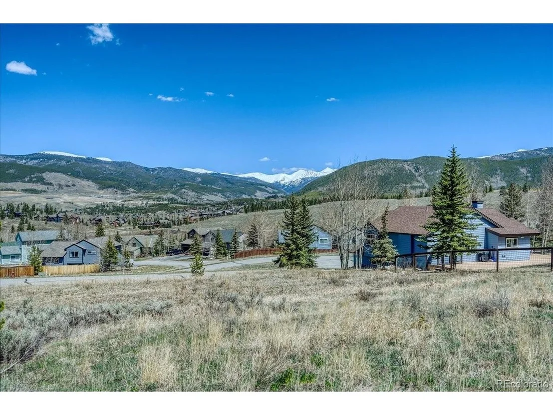 Photo of 370 Meadow Wood Cir