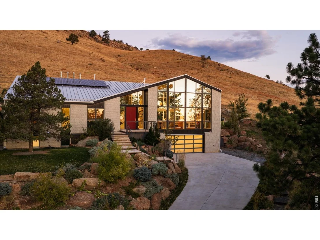 Photo of 250 Cactus Ct