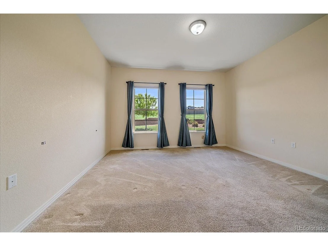 Photo of 1130 Summit View Dr