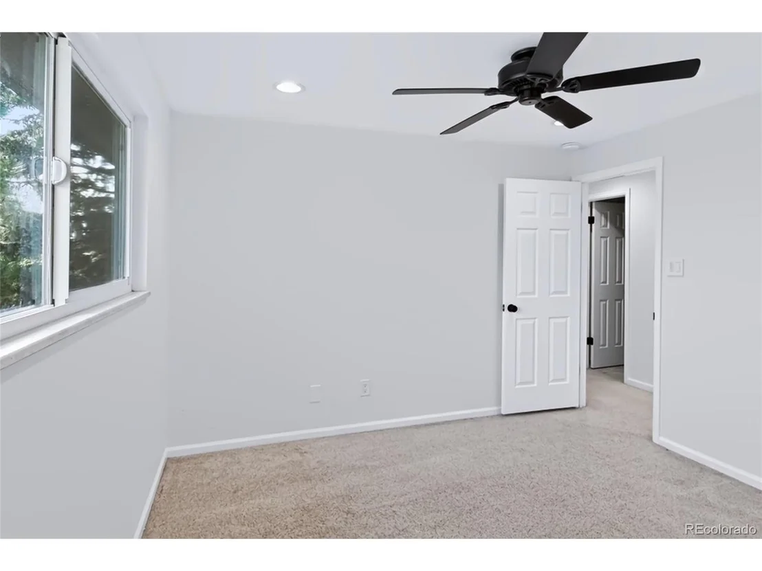 Photo of 660 Omega Ln