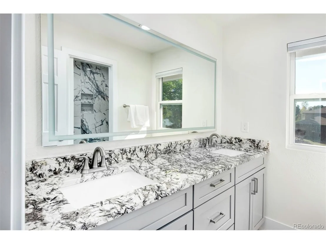 Photo of 6107 Old Brompton Rd