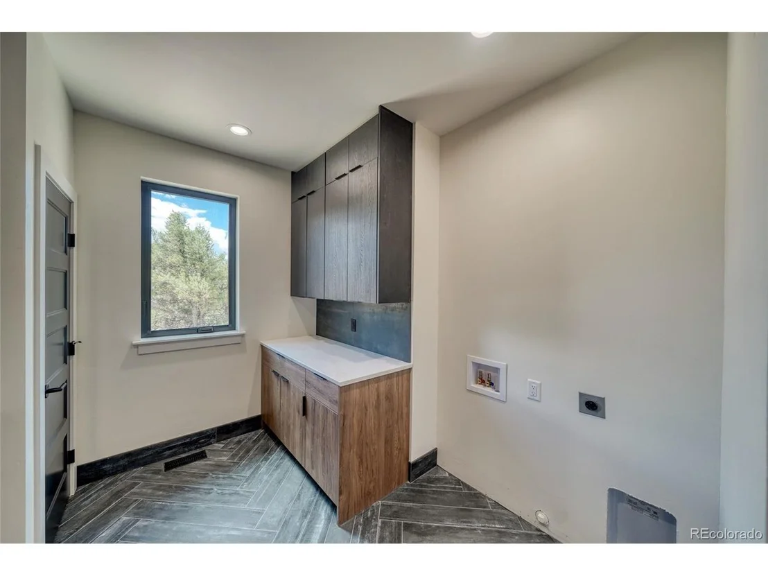 Photo of 10339 Outpost Ln