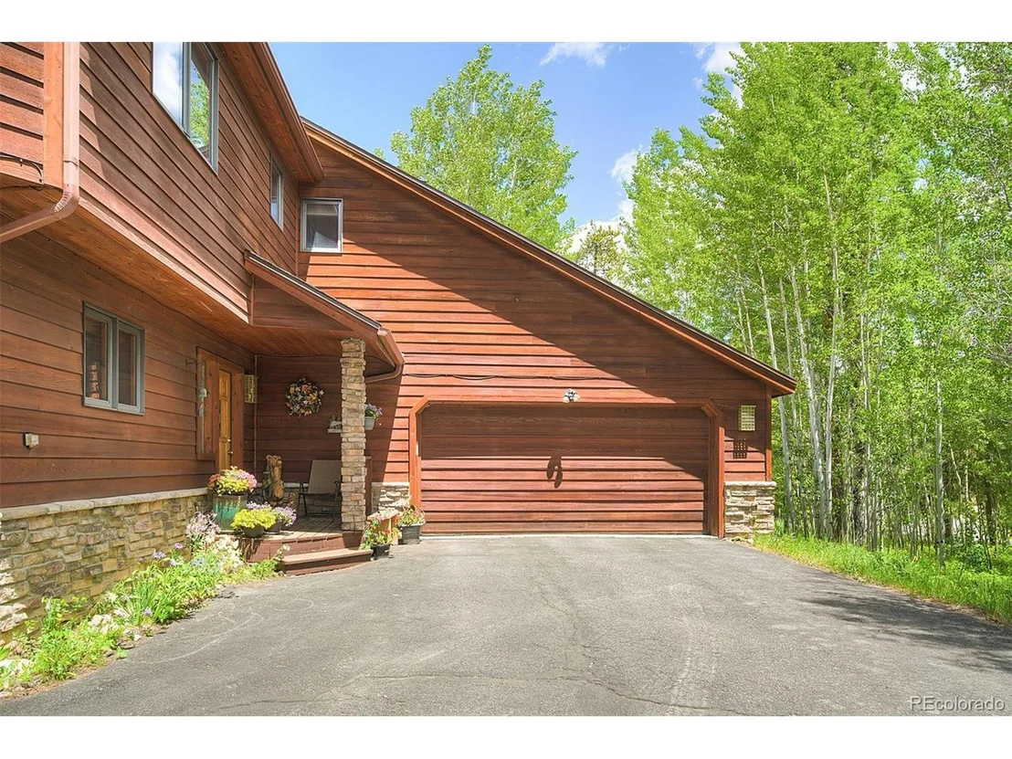Photo of 1690 Falcon Cir