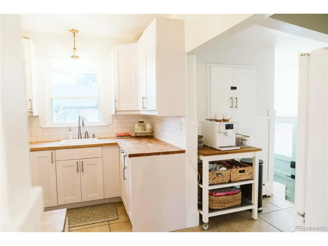 Photo of 4212 Lowell Blvd