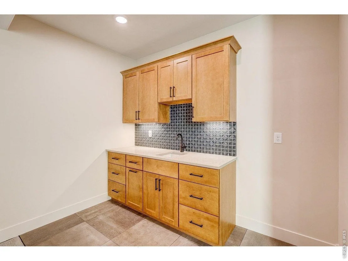 Photo of 1298 Burt Ave